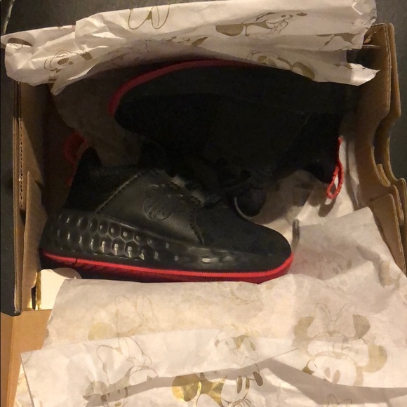 Disney new balance (Minnie) size 4c - Picture 5 of 6